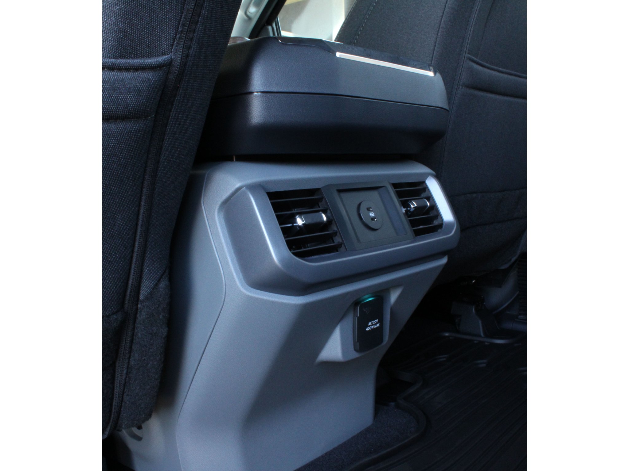New 2026 Carbonized Gray Metallic Ford XLT image 23