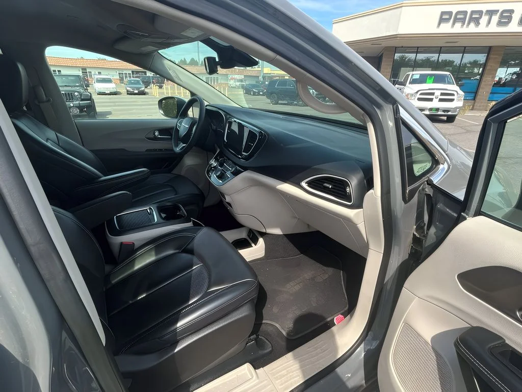 2023 Chrysler Pacifica Touring L - Photo 37