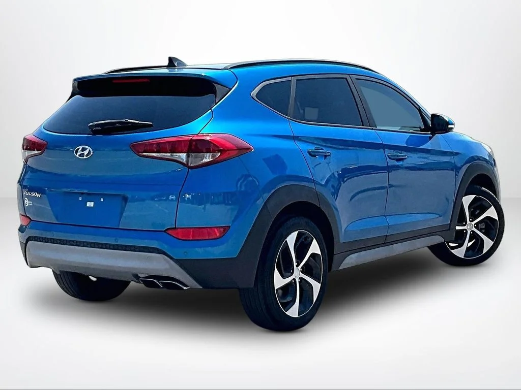 Used 2018 Blue Hyundai Value image 3
