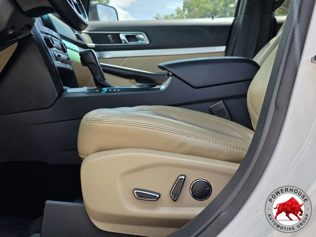 Used 2017 White Ford XLT image 25