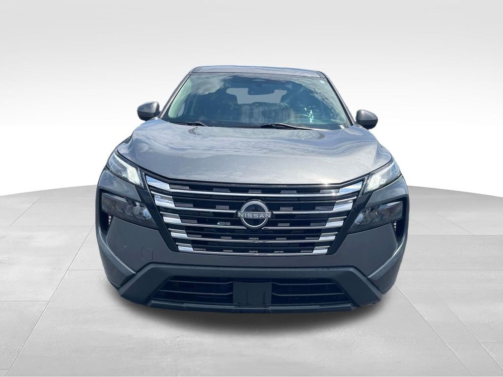 Used 2024 Gray Nissan SV image 8