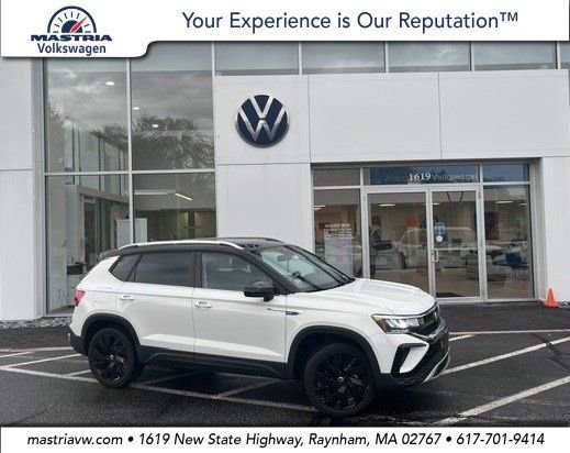 2024 Volkswagen Taos 1.5T SE 4Motion's photo