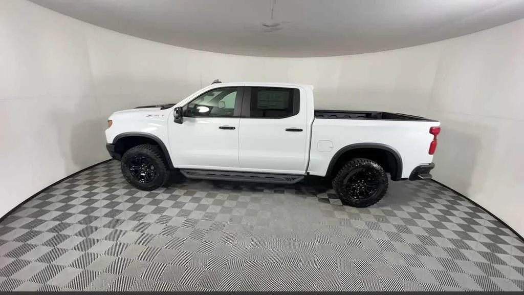 New 2026 Summit White Chevrolet ZR2 image 11