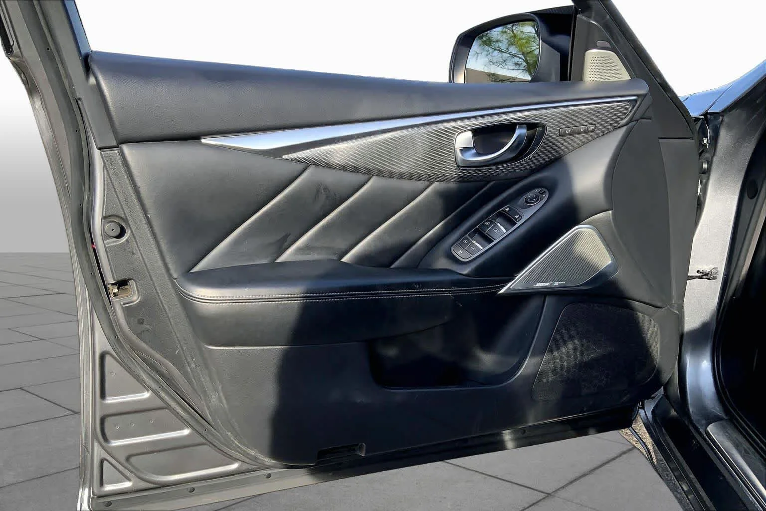 Used 2018 Graphite Shadow INFINITI 3.0t SPORT image 18