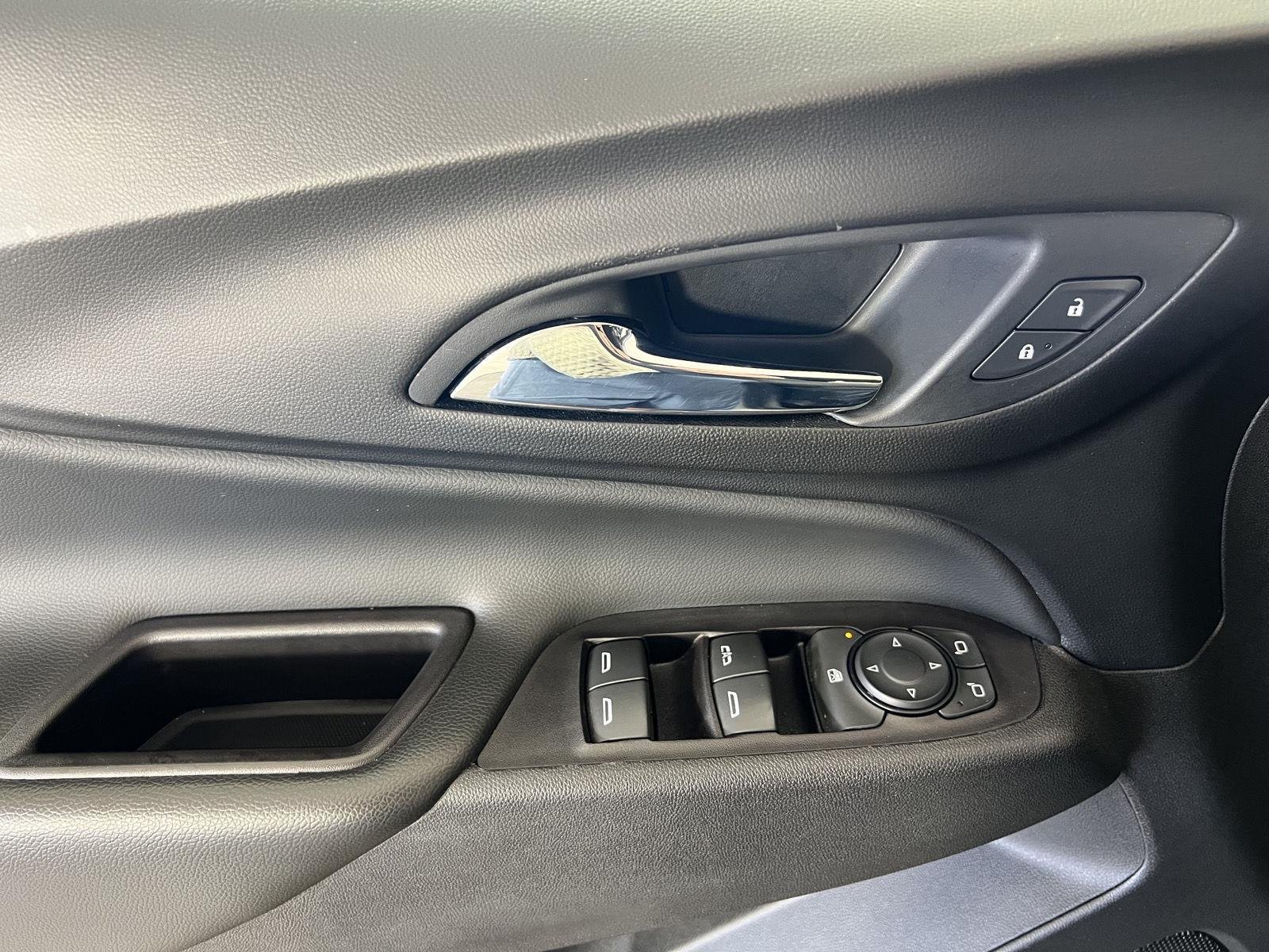 Used 2022 Silver Ice Metallic Chevrolet LT image 8