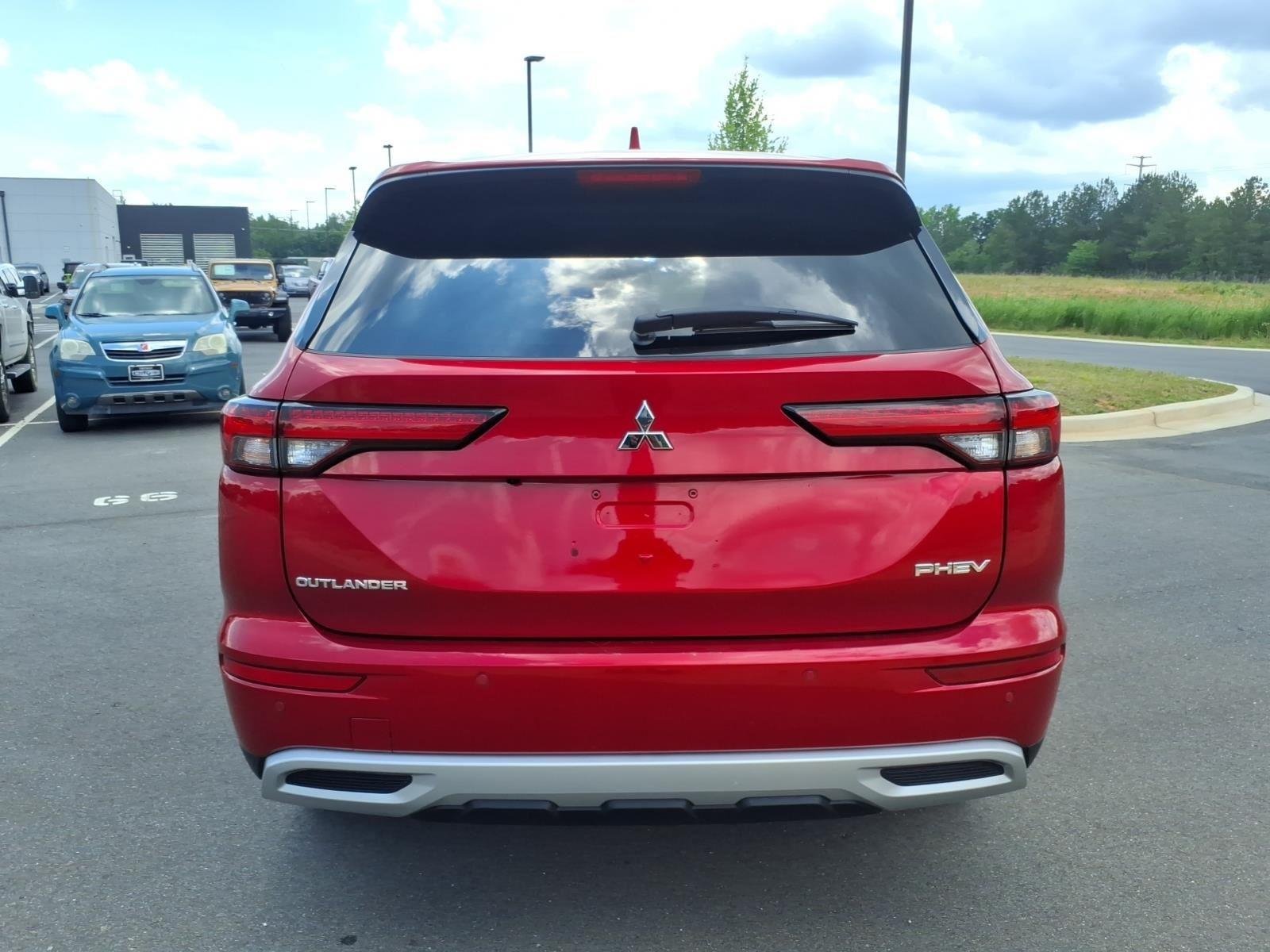 Used 2024 Red Diamond Mitsubishi SE image 15