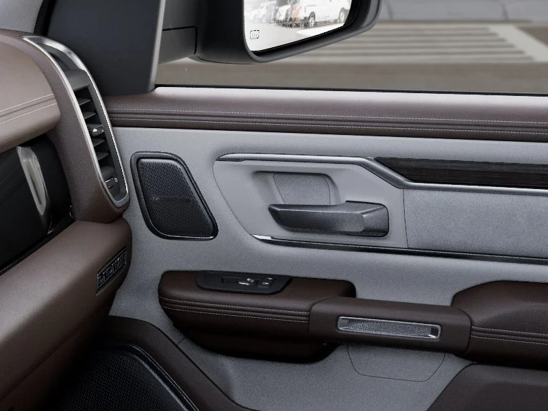 New 2026 Molten Red Pearl-Coat Exterior Paint RAM Laramie image 25