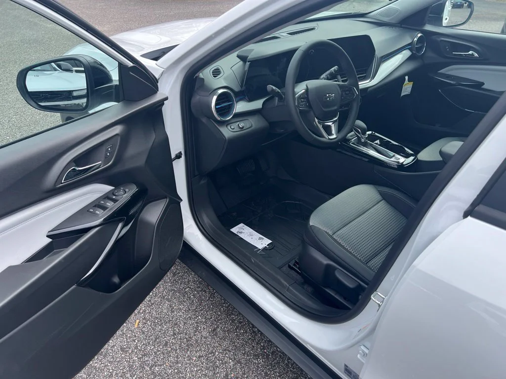 New 2026 Summit White Chevrolet LT image 12