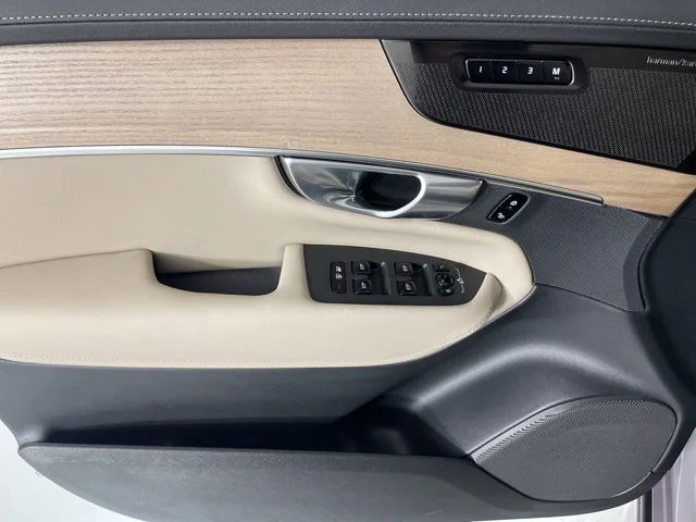 2026 Volvo XC90 Plus - Photo 14