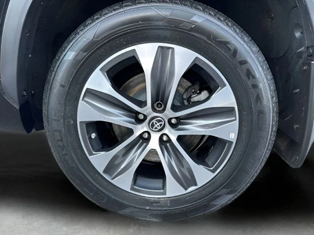Used 2023 Black Toyota XLE image 44