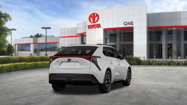 New 2027 Wind Chill Pearl <sup>1</sup> Toyota  XLE image 12