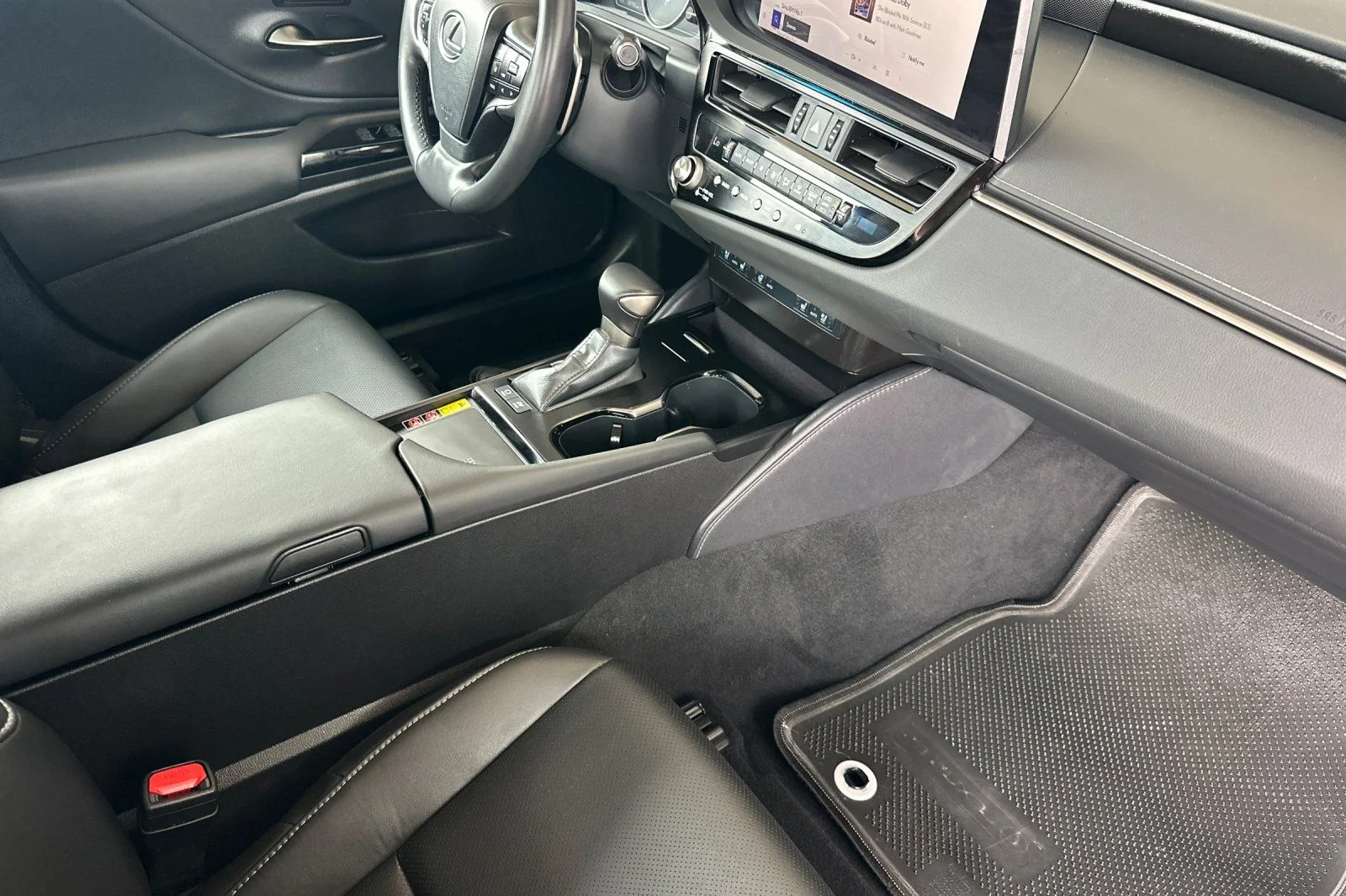 Used 2025 White Pearl Lexus 300h image 12