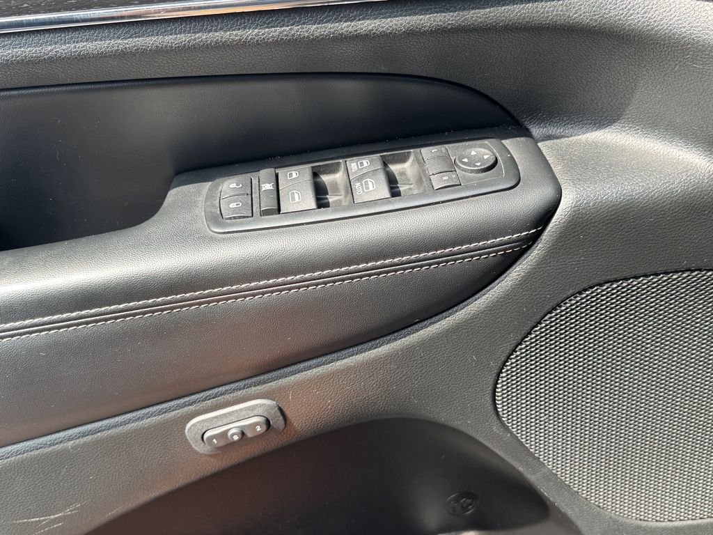 Used 2015 Blue Jeep Limited image 23