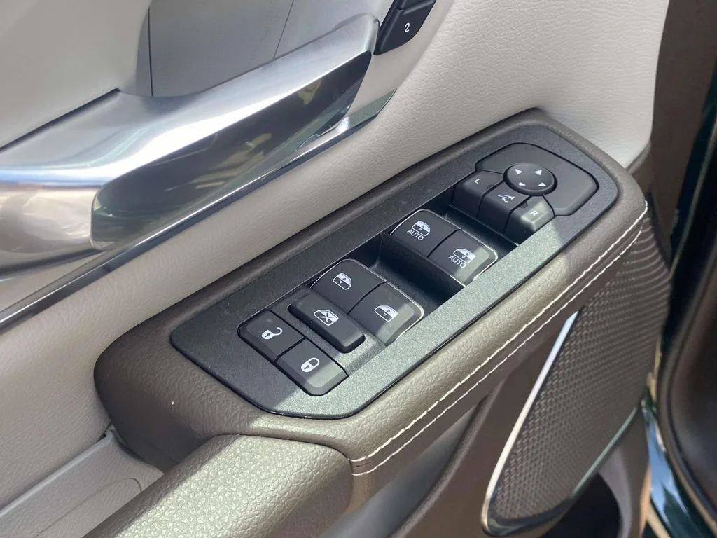 New 2026 Serrano-Green Metallic Exterior Paint RAM Laramie image 15