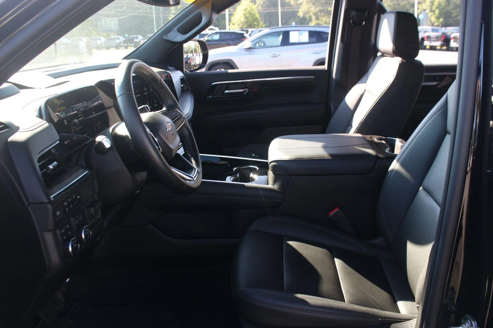Used 2025 Black Chevrolet LT image 17