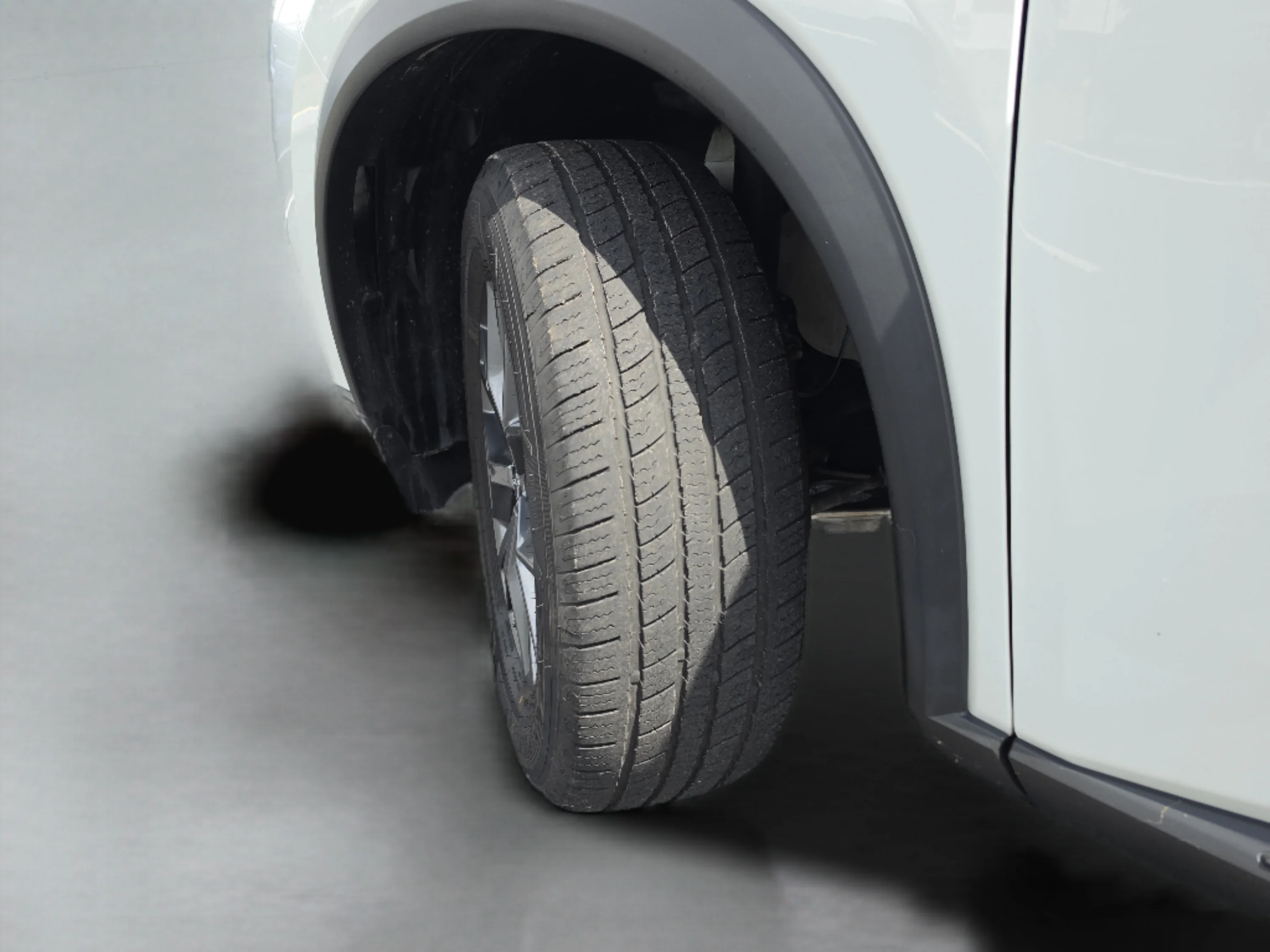 Used 2024 Glacier White Nissan S image 36
