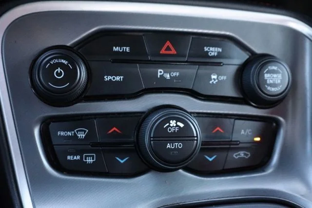 Used 2021 Black Dodge SXT image 29
