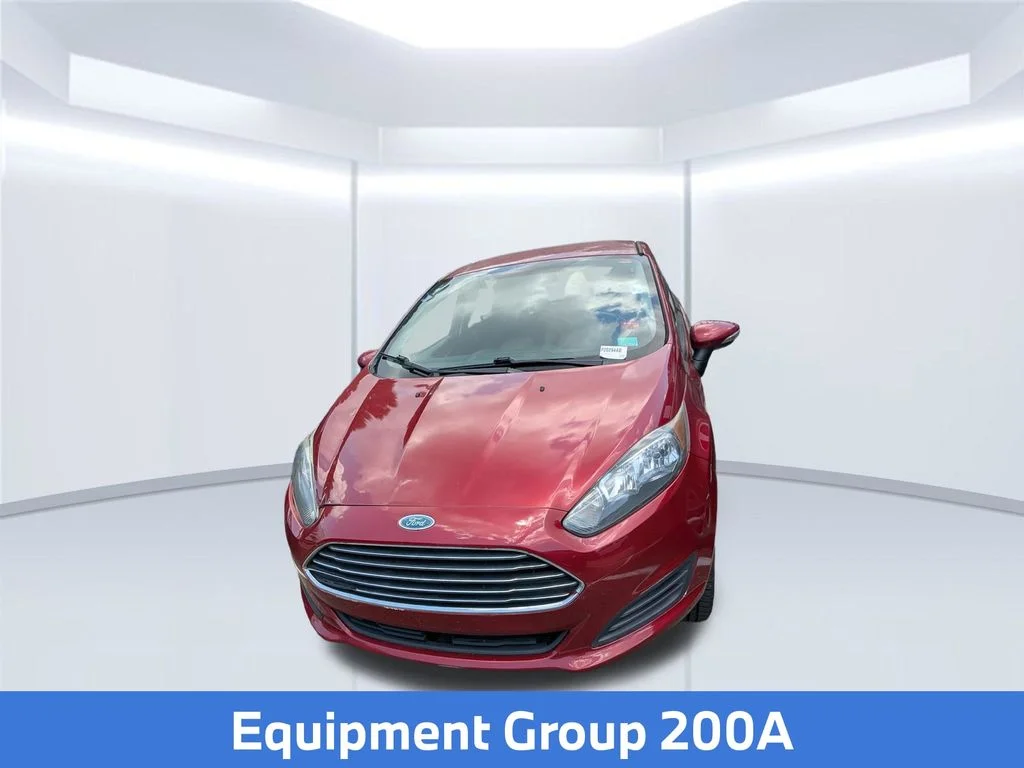 Used 2016 Red Ford SE image 5