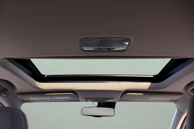 Used 2022 White Honda EX-L image 16