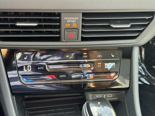 2025 Volkswagen Jetta SE - Photo 24
