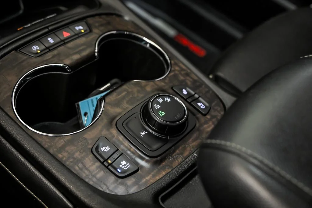 Used 2022 Ebony Twilight Metallic GMC Denali image 25