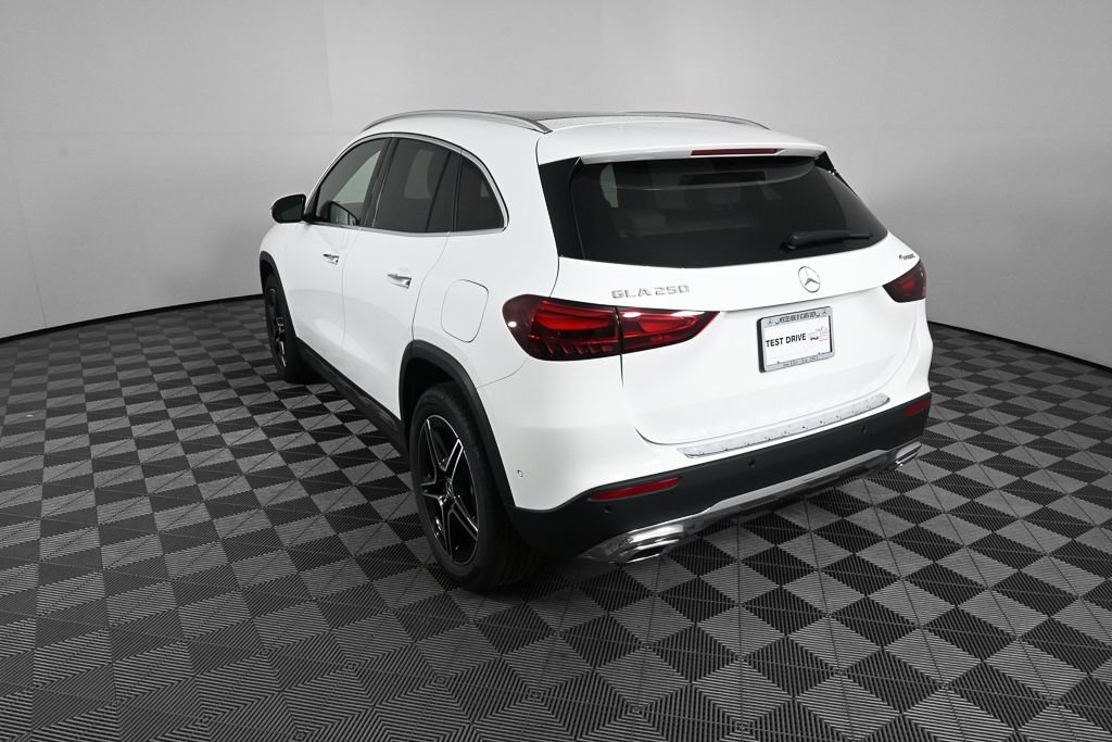 New 2026 Polar White Mercedes-Benz GLA 250 image 4