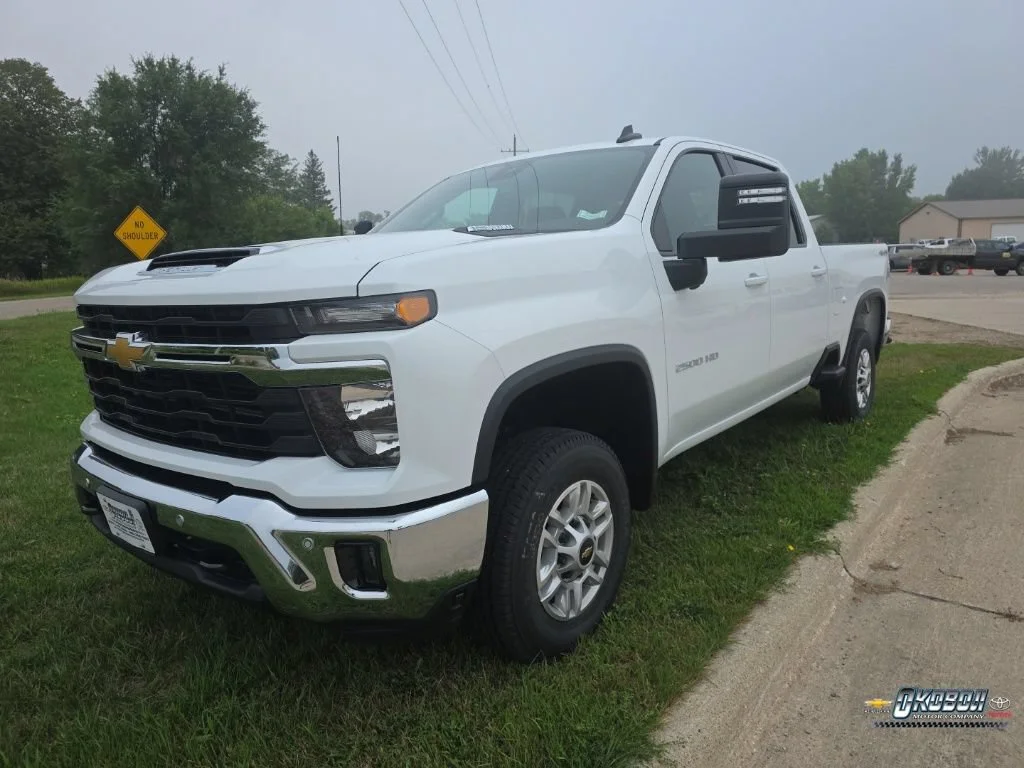 New 2026 Summit White Chevrolet LT image 4