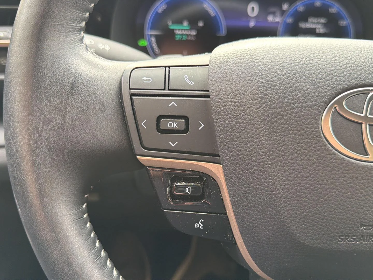Used 2025 Storm Cloud Toyota XLE image 21