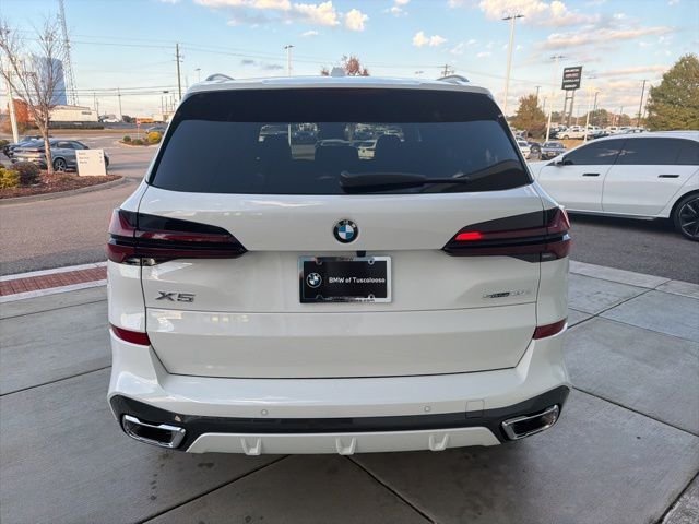 Used 2026 White BMW sDrive40i image 5