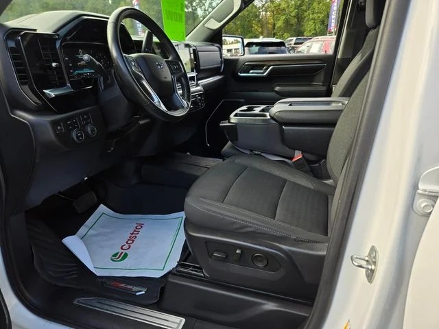 Used 2024 White Chevrolet RST image 10