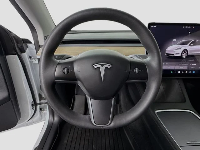Used 2023  Tesla Long Range image 10