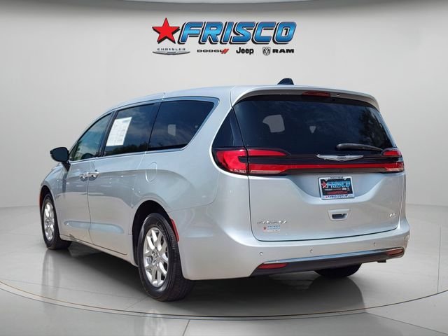 Used 2024 Silver Chrysler Touring L image 5