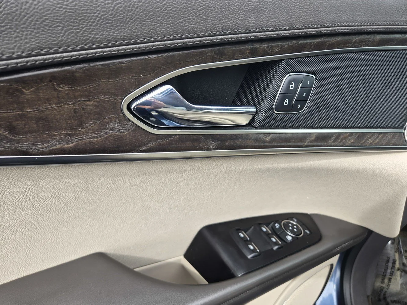 Used 2018 Blue Metallic LINCOLN Select image 38