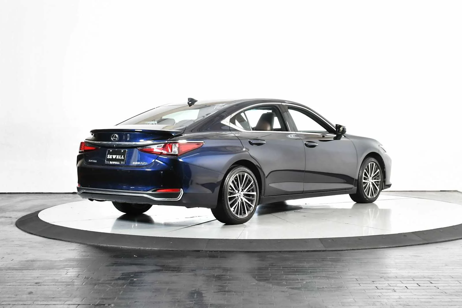 Used 2025 Nightfall Mica Lexus  image 5