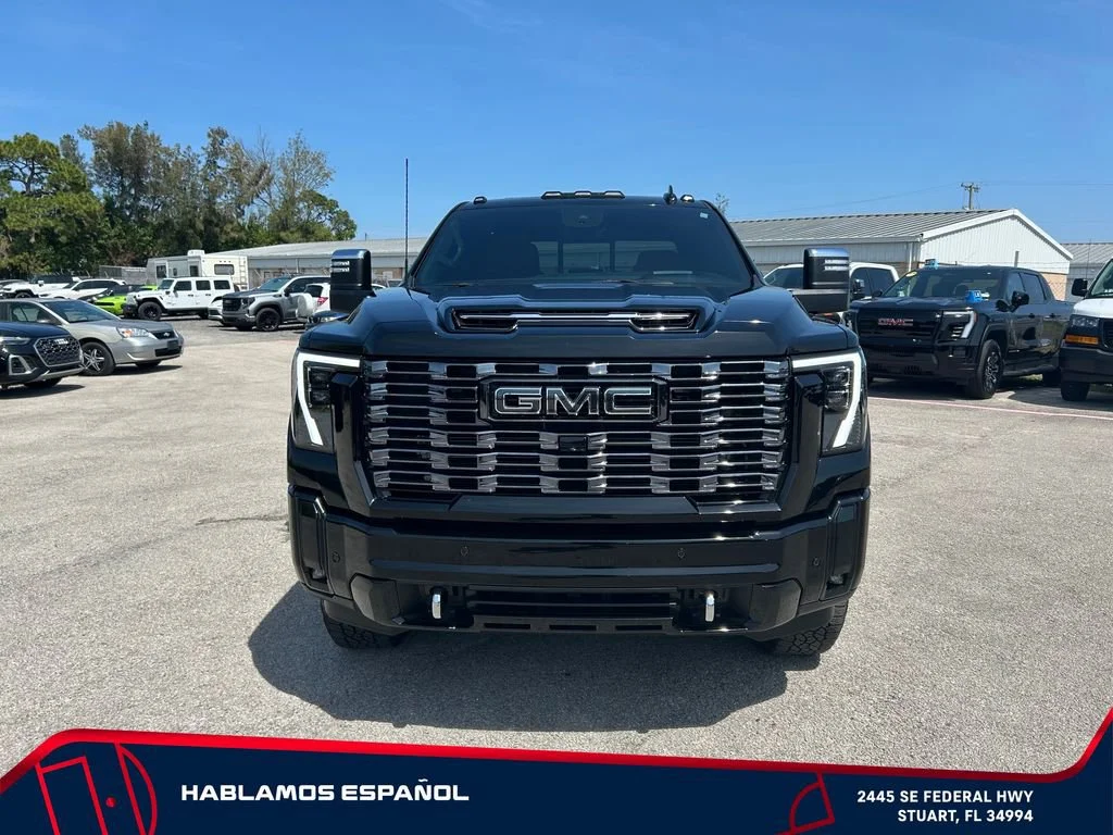 Used 2025 Onyx Black GMC Denali Ultimate image 2