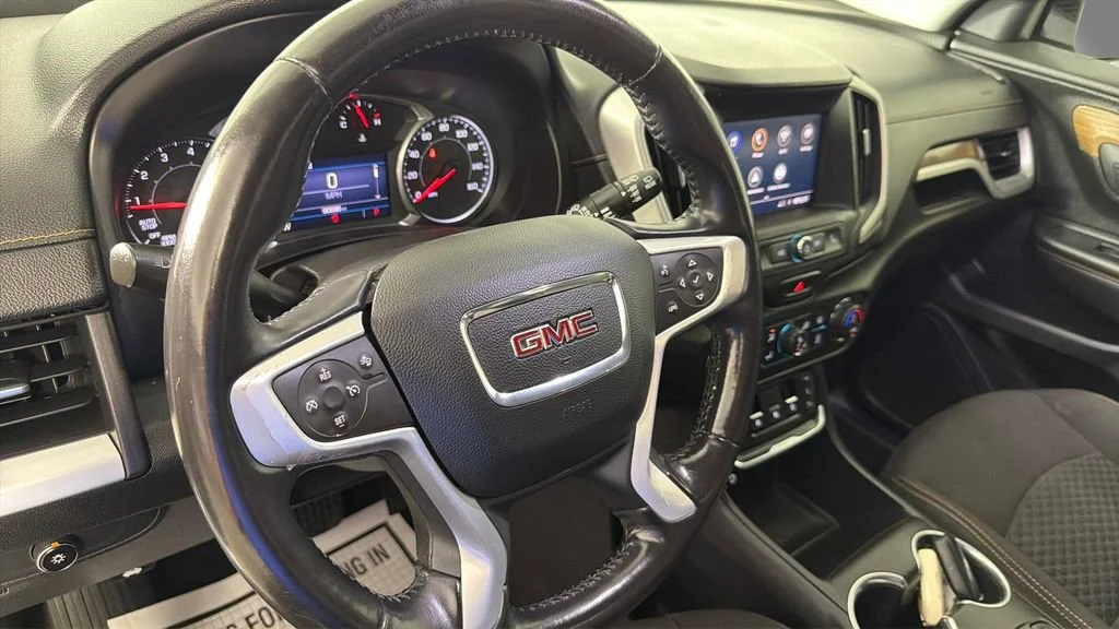 Used 2021 SUMMIT WHITE GMC SLE image 24