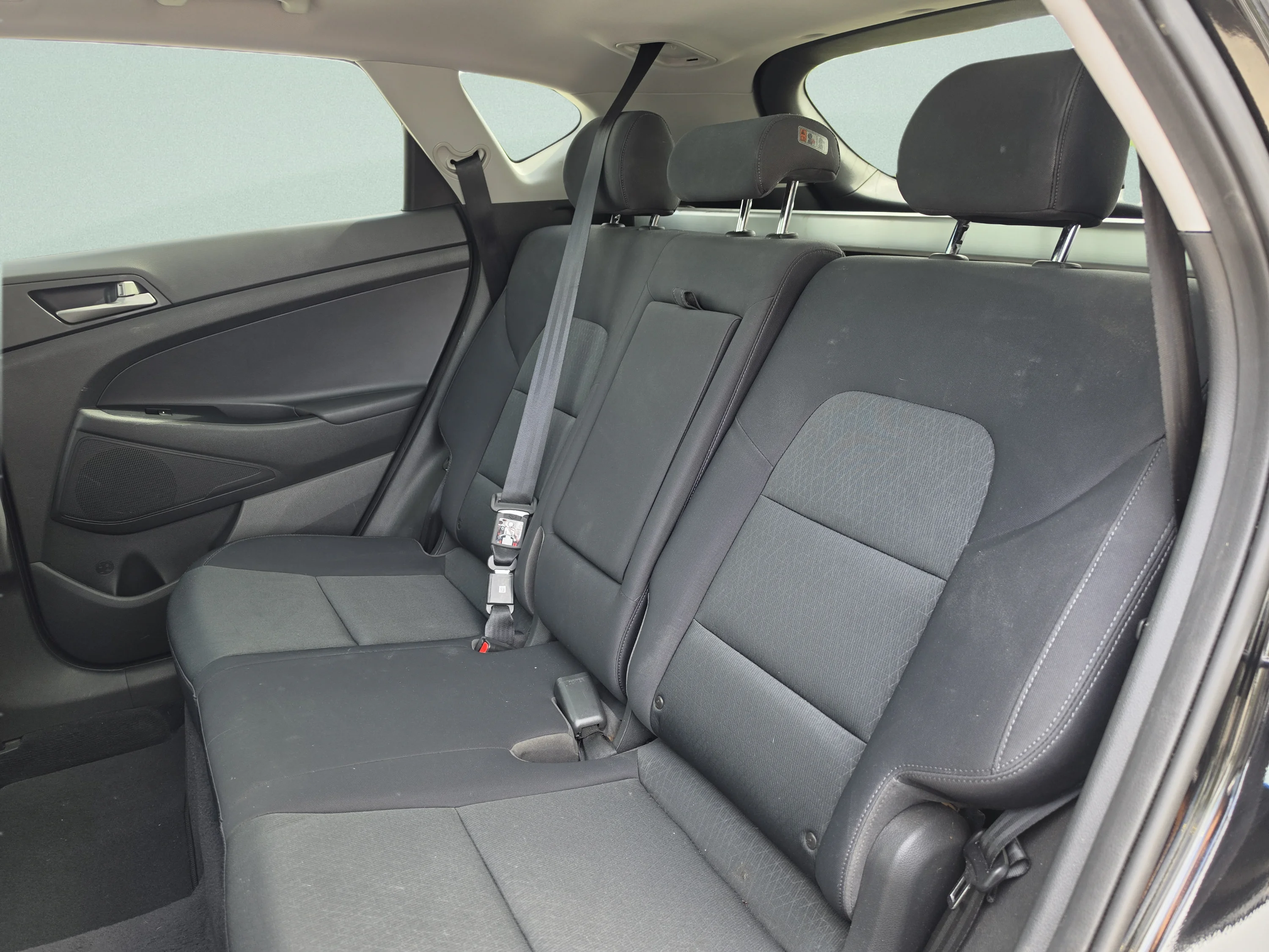Used 2018 Black Noir Pearl Hyundai Value image 22