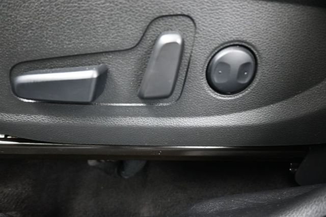 Used 2023 White Hyundai SEL image 33