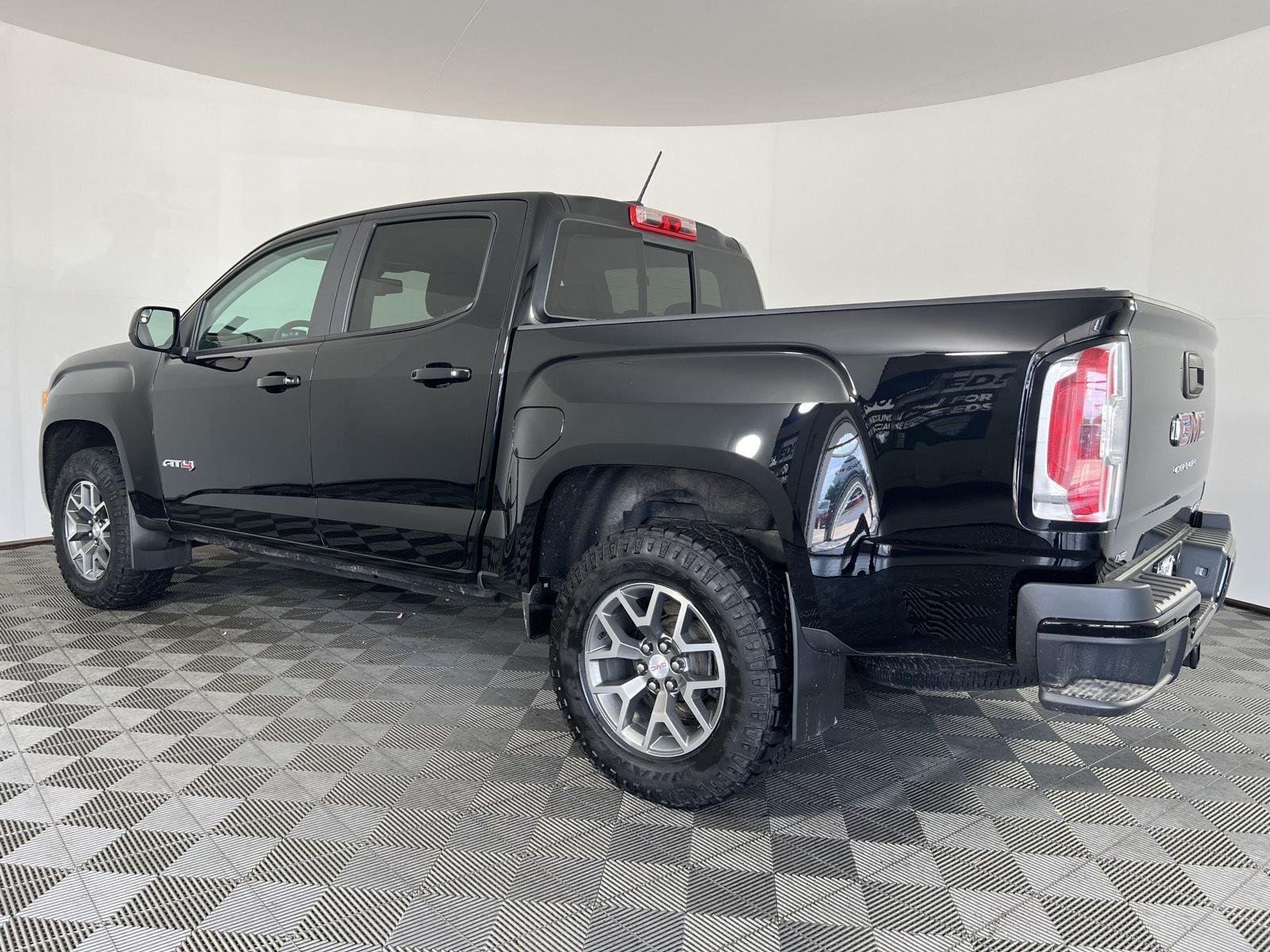 Used 2022 Onyx Black GMC 4WD AT4 w/Leather image 25