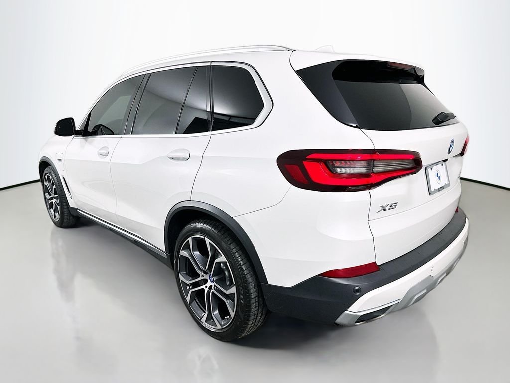 Used 2022 Mineral White Metallic BMW xDrive45e image 7
