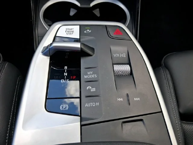 Used 2024 Gray BMW xDrive28i image 21