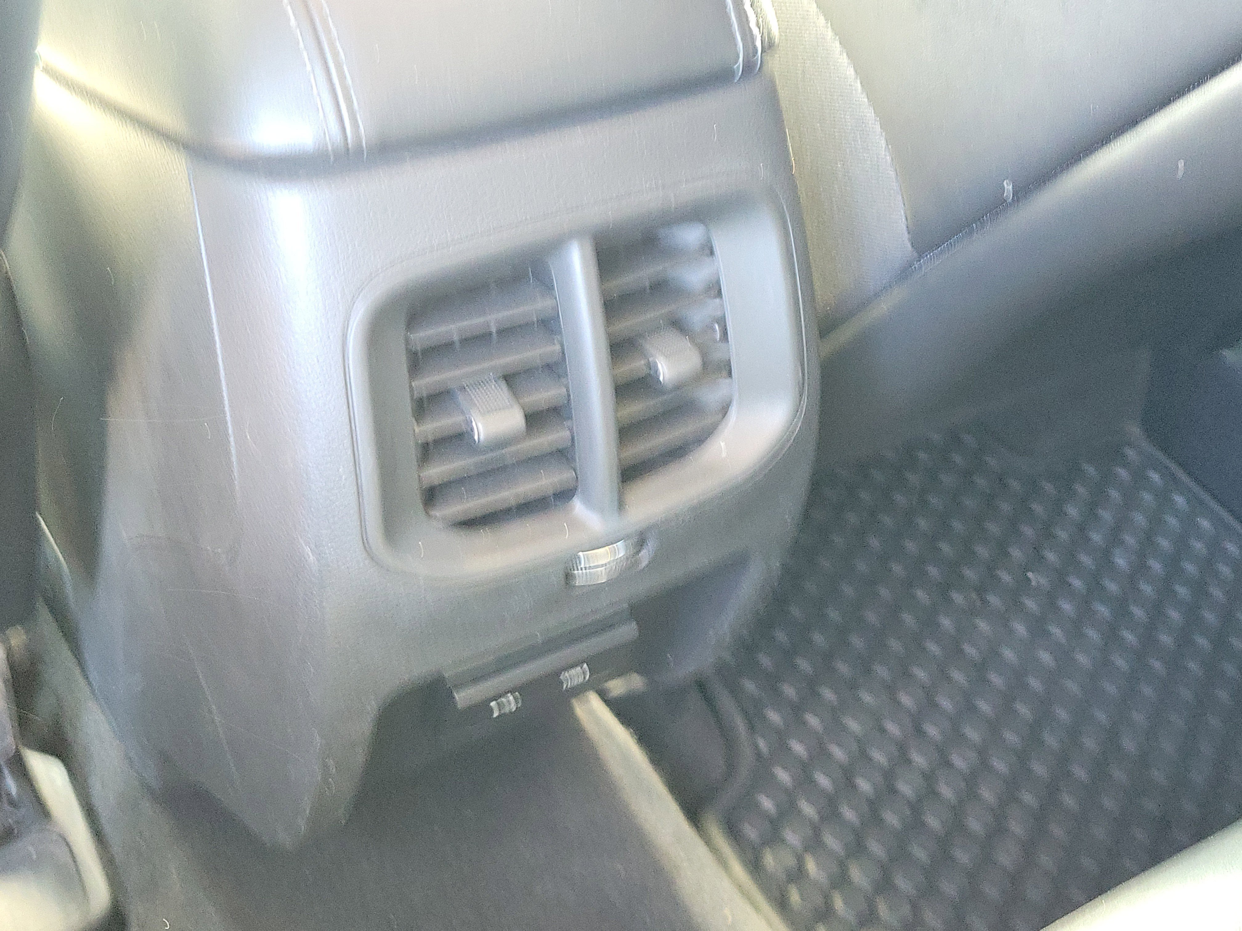 Used 2019 Diamond Black Crystal Pearlcoat Jeep Latitude Plus image 15