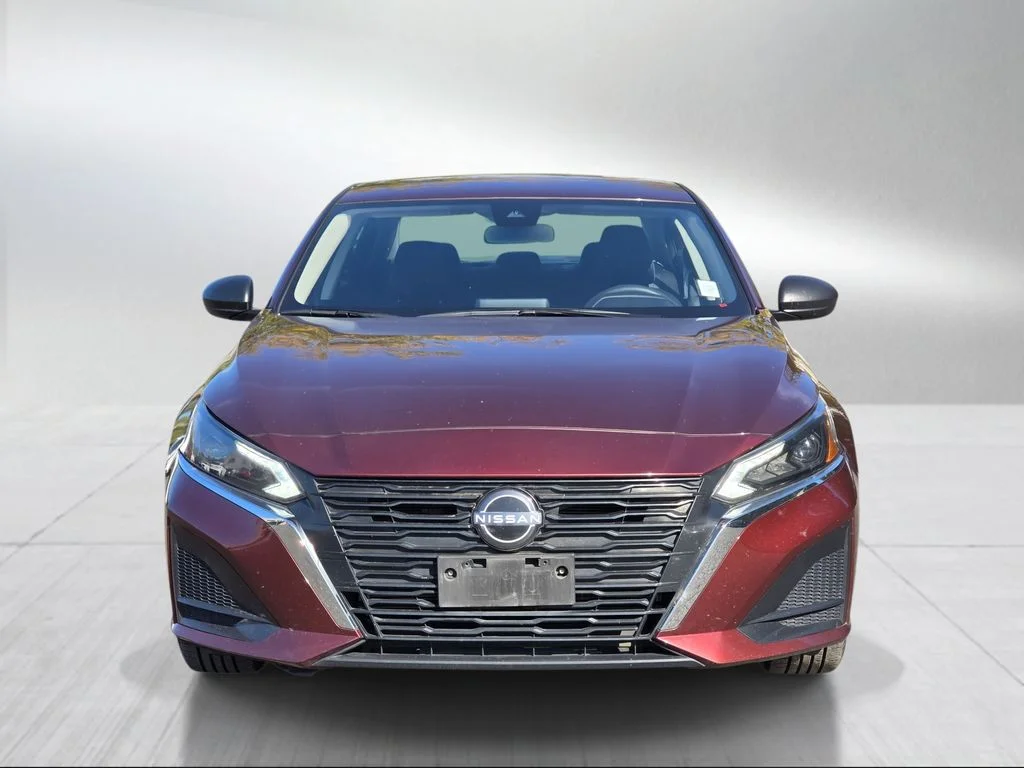 Used 2024 Garnet Pearl Metallic Nissan 2.5 SV image 8