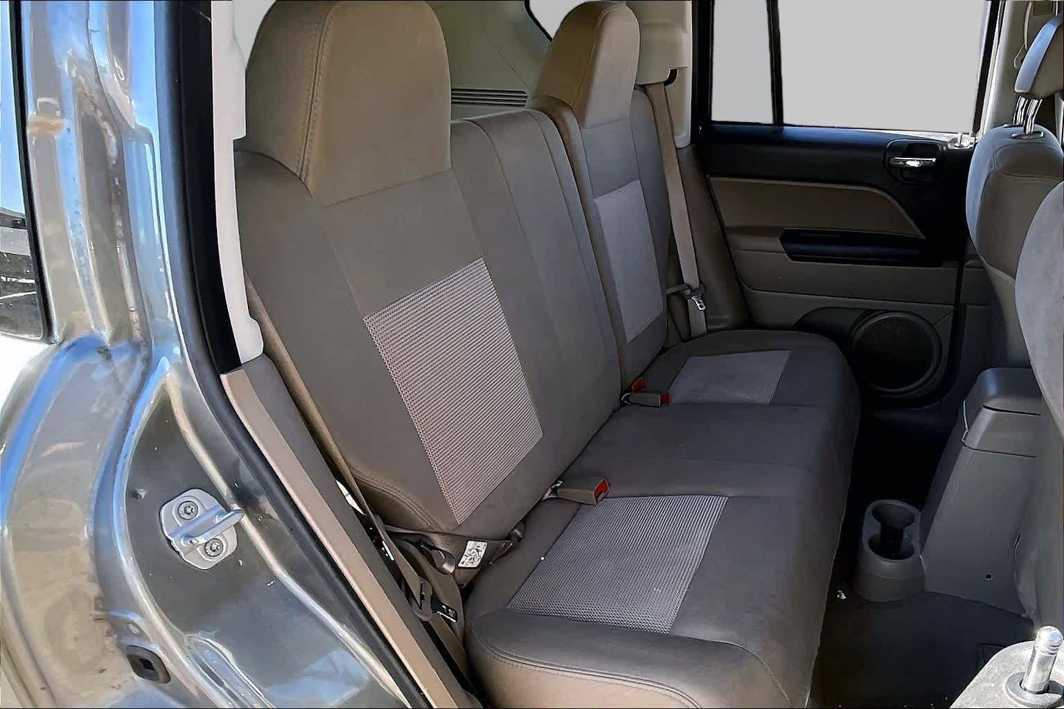 Used 2011 Brilliant Black Crystal Pearl Jeep Latitude image 18