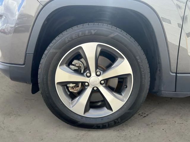 Used 2022 Gray Jeep Limited image 14
