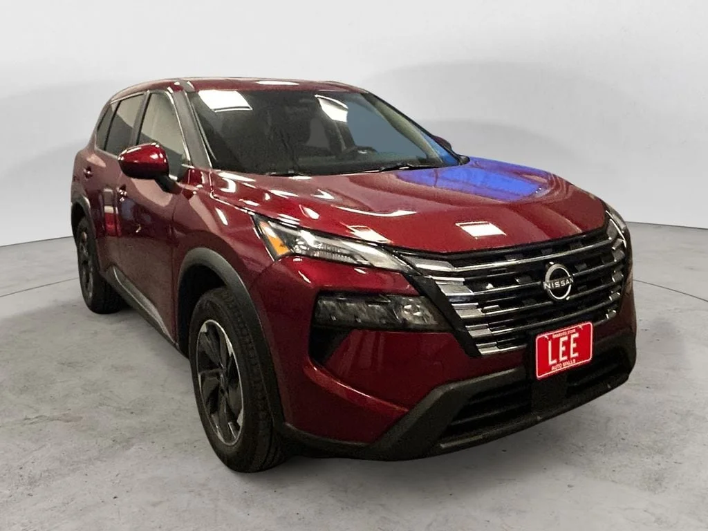 Used 2025 Scarlet Nissan SV image 8