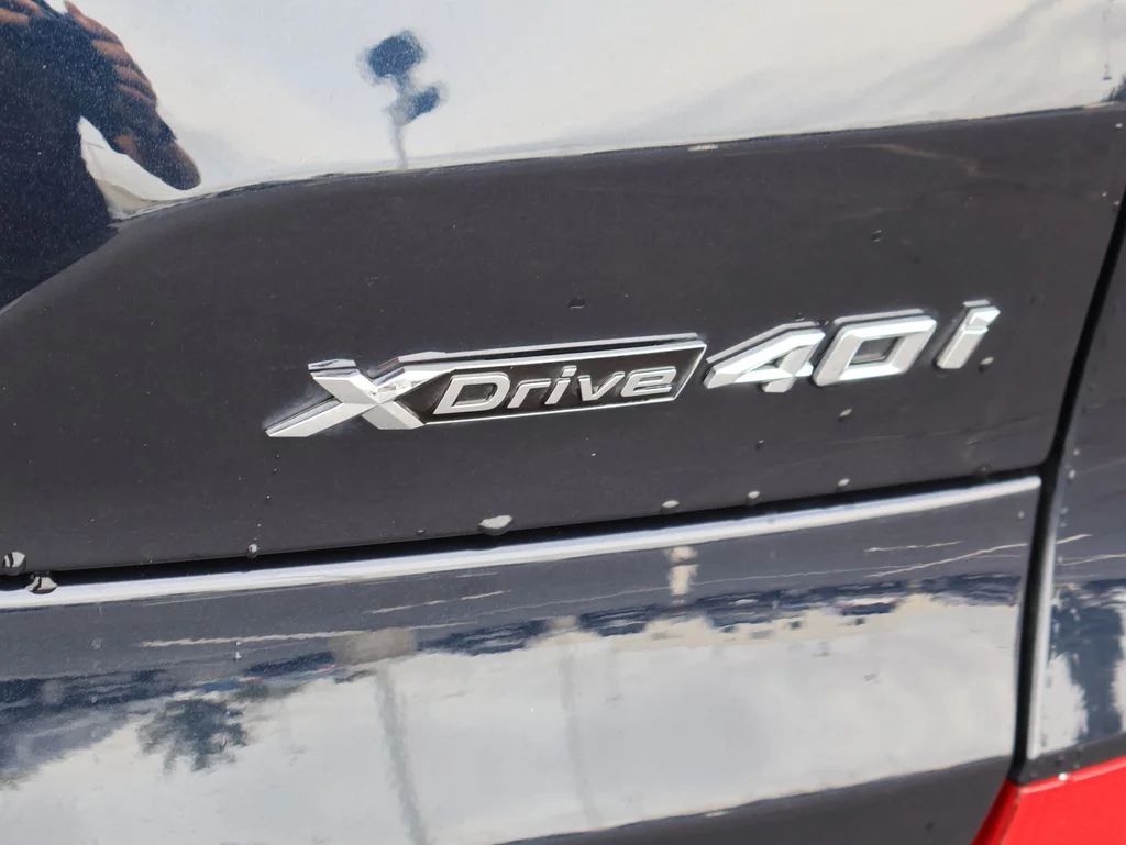 Used 2026 Black BMW xDrive40i image 40
