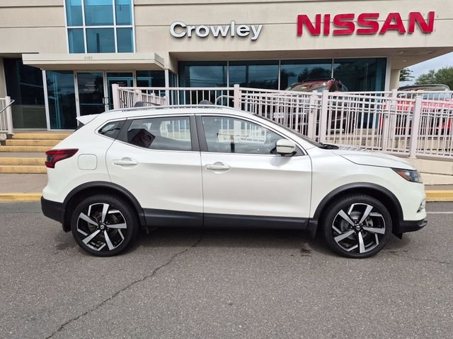 Certified Used 2022 White Nissan SL image 3