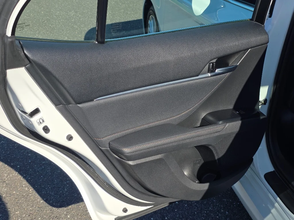 2018 Toyota Camry XLE - Photo 28