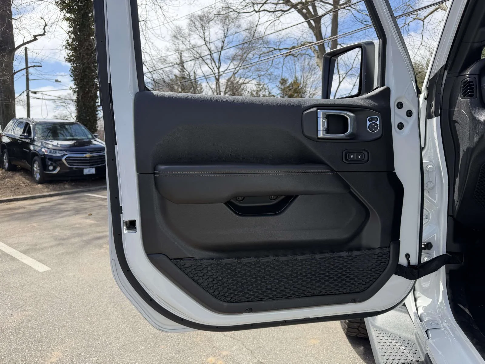 Used 2022 White Jeep Unlimited Sahara High Altitude image 23